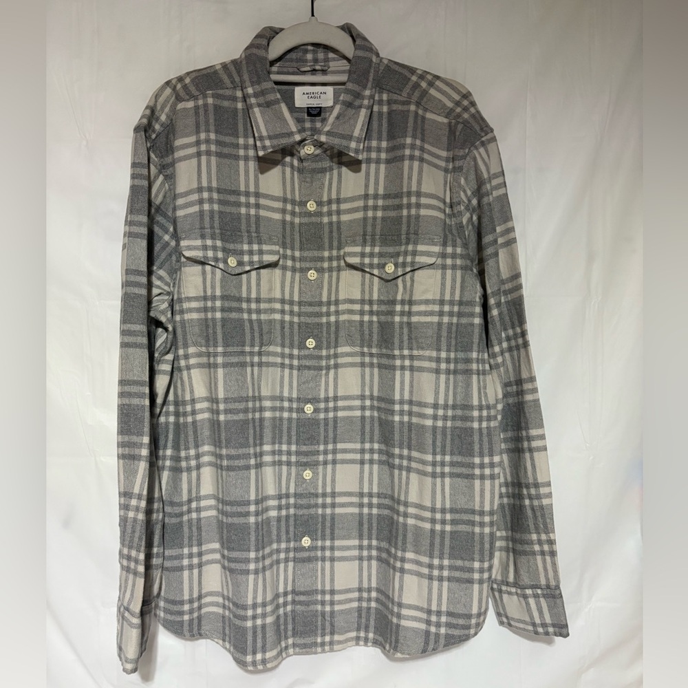 American Eagle Outfitters NWT Gray Plaid Casual Button Down Shirt